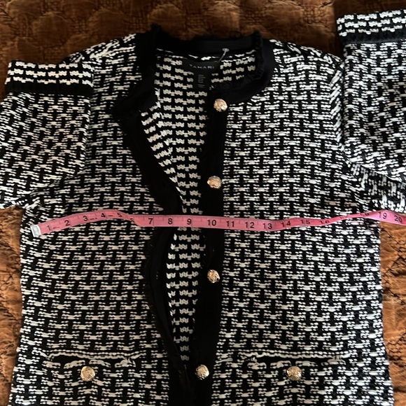 Tahari  Cardigan M - Picture 2 of 4